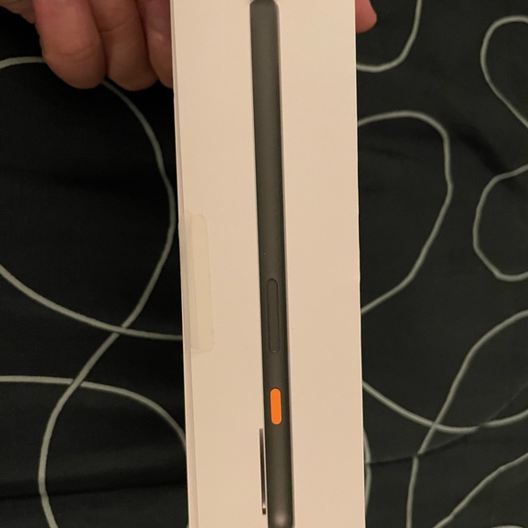 Google Pixel 4 Box - Picture 3 of 3